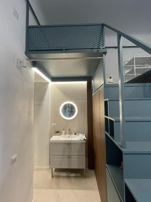 Lovely Studio Flat In Bocconi Milán Exterior foto