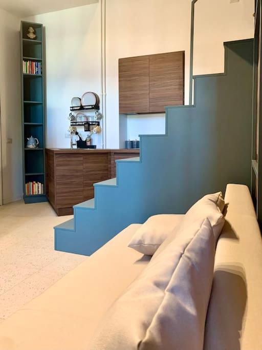 Lovely Studio Flat In Bocconi Milán Exterior foto